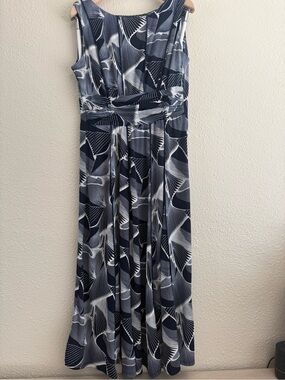 Sleeveless Navy and White Geometric Dress